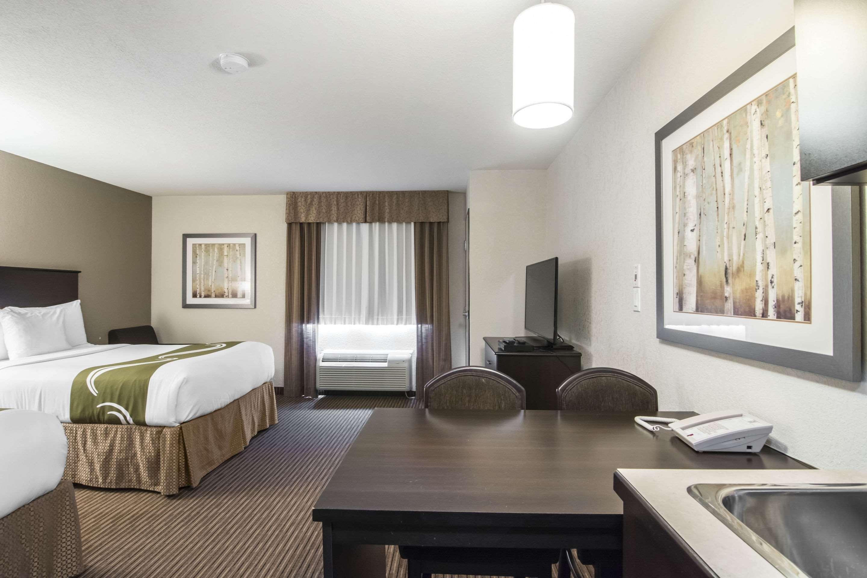 Quality Inn & Suites Thompson Ngoại thất bức ảnh