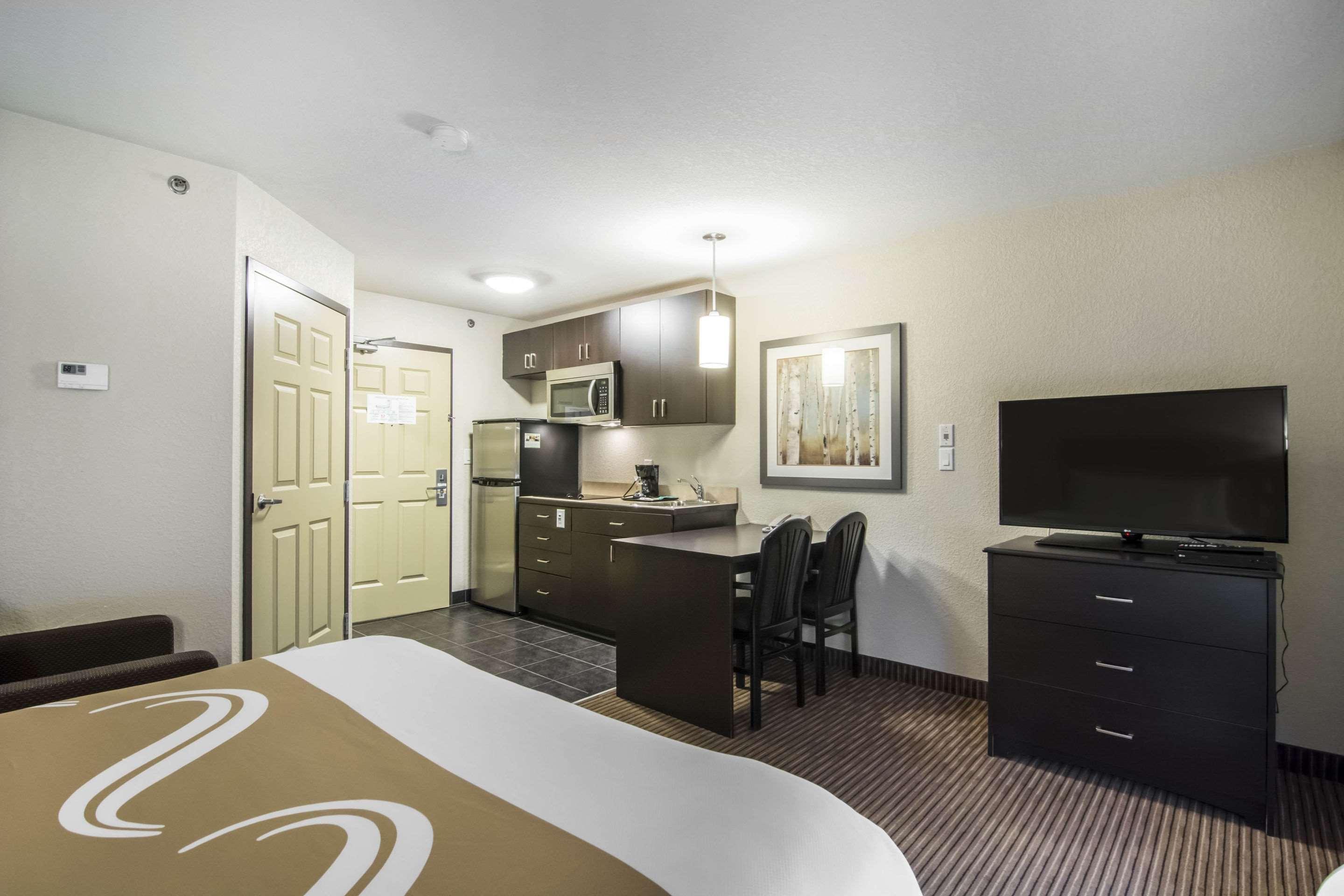 Quality Inn & Suites Thompson Ngoại thất bức ảnh