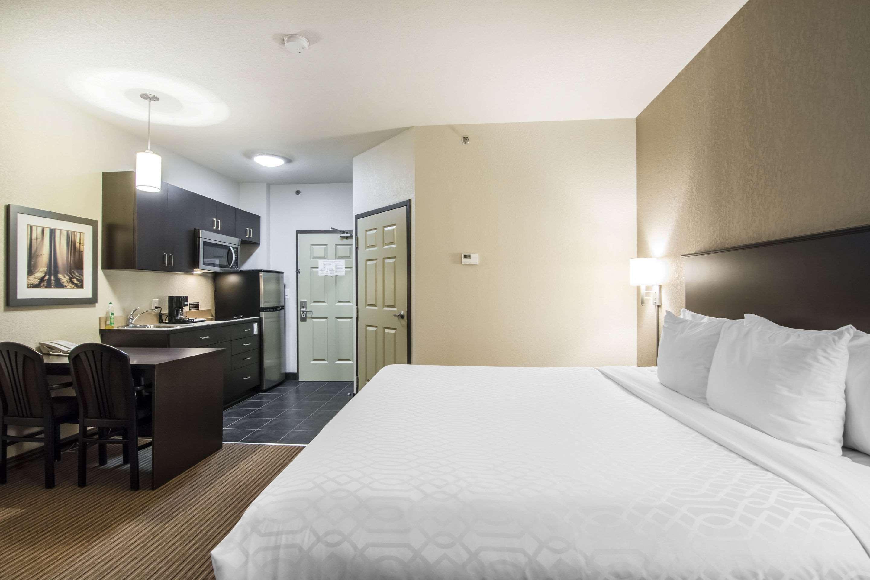 Quality Inn & Suites Thompson Ngoại thất bức ảnh