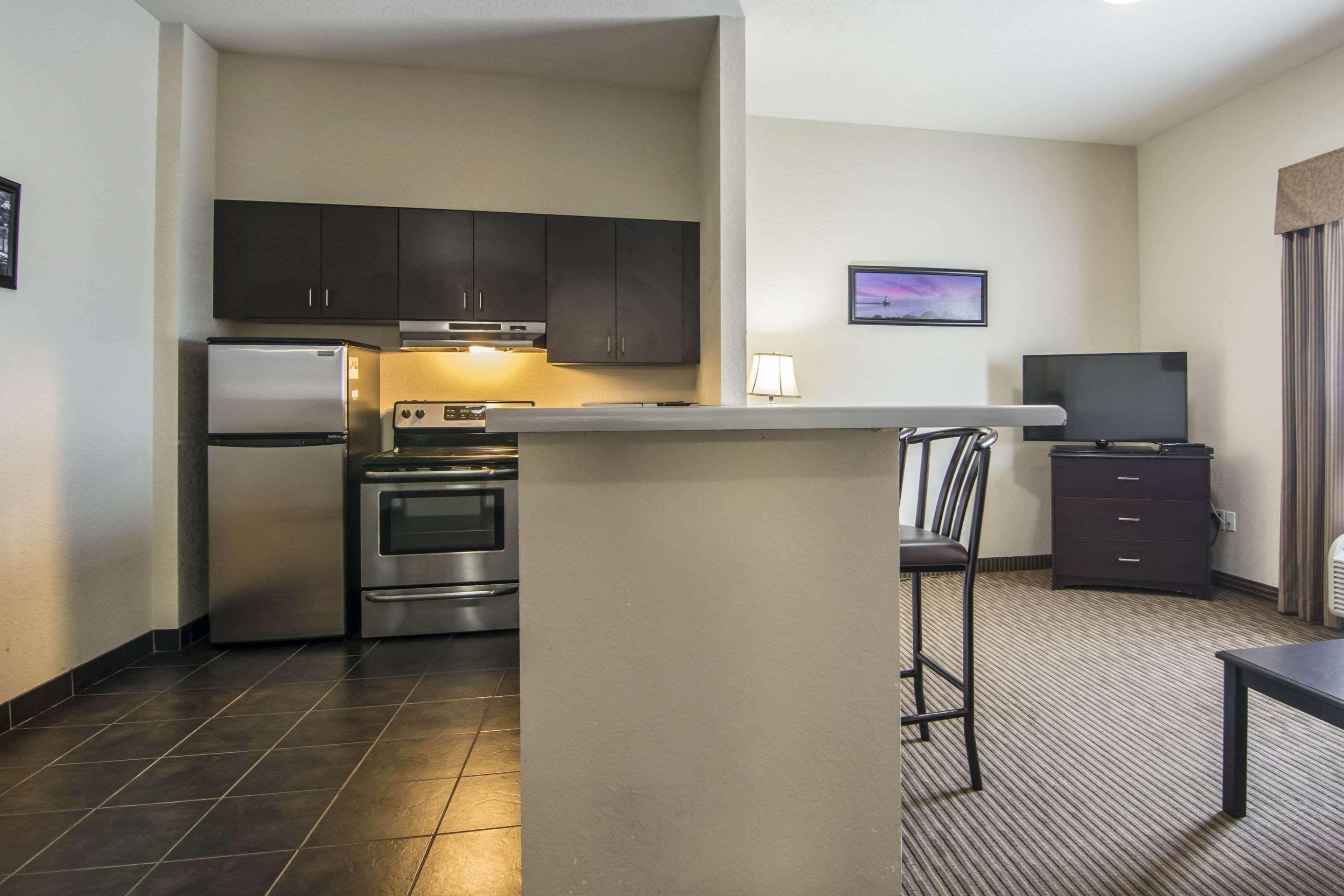 Quality Inn & Suites Thompson Ngoại thất bức ảnh