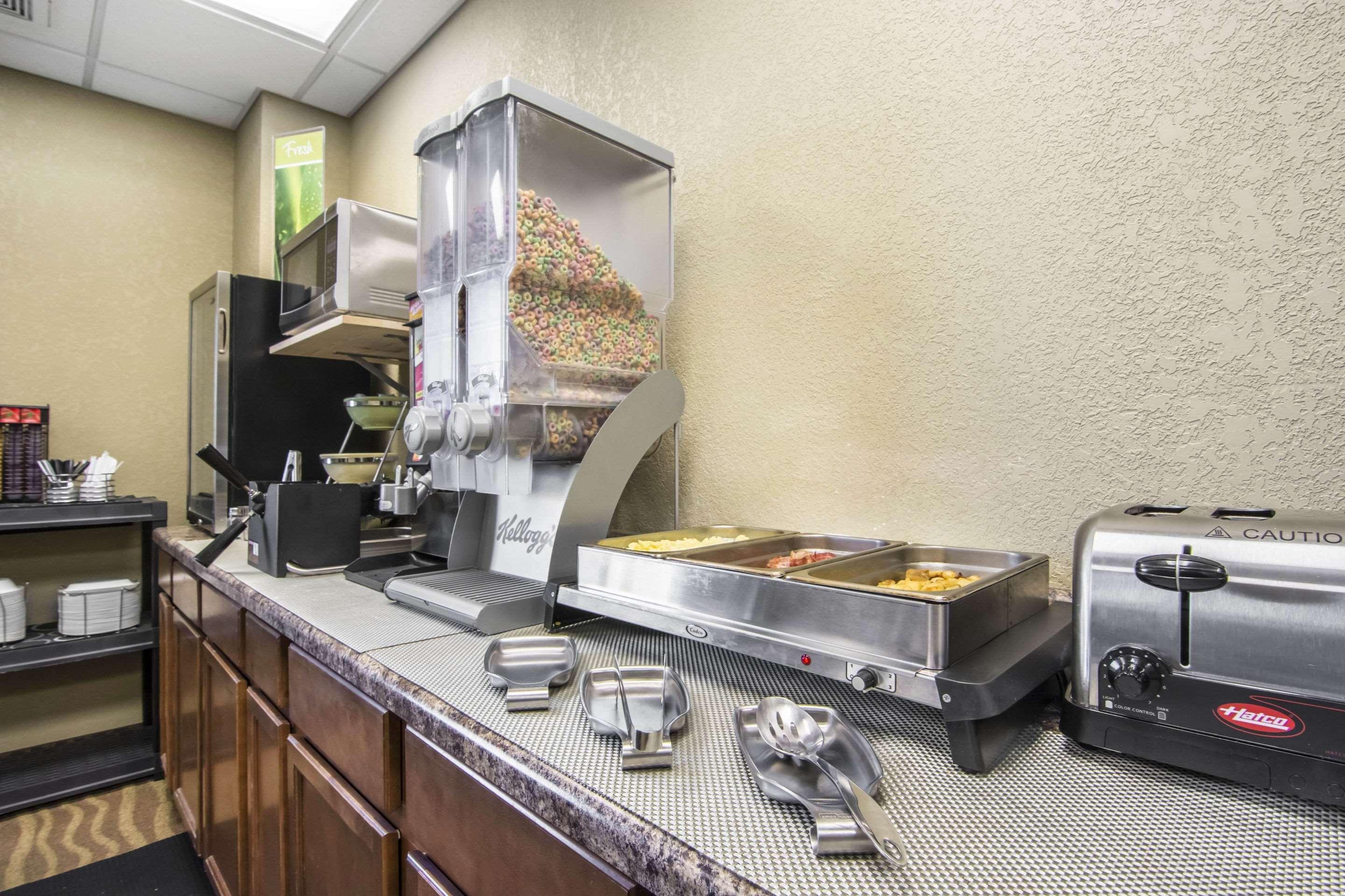 Quality Inn & Suites Thompson Ngoại thất bức ảnh