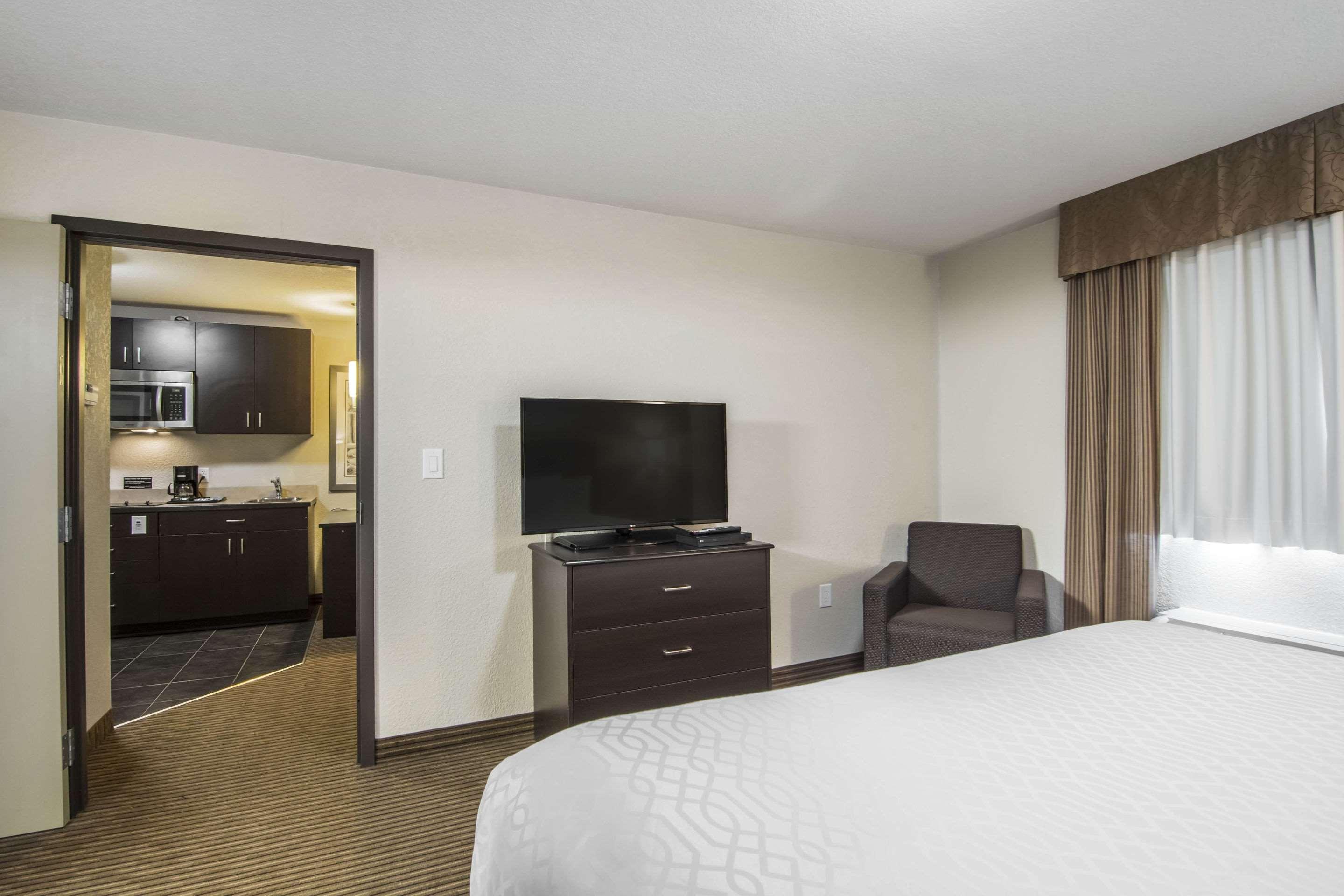 Quality Inn & Suites Thompson Ngoại thất bức ảnh