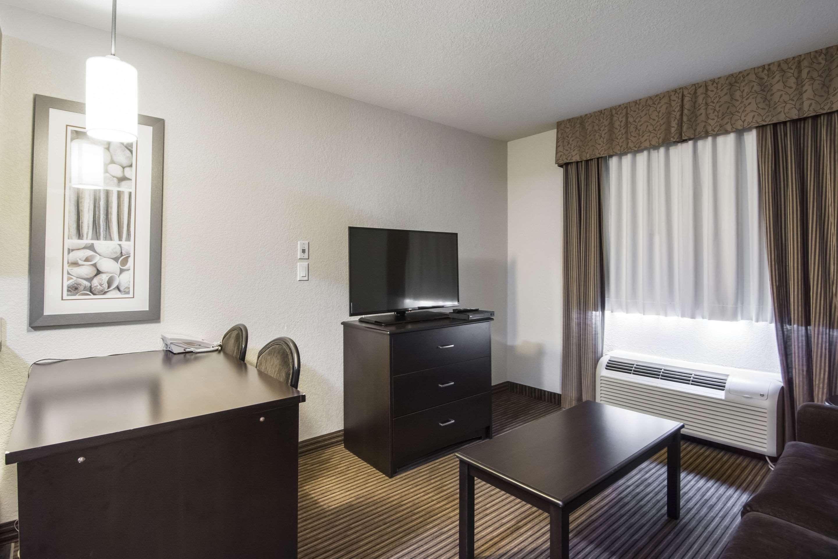 Quality Inn & Suites Thompson Ngoại thất bức ảnh